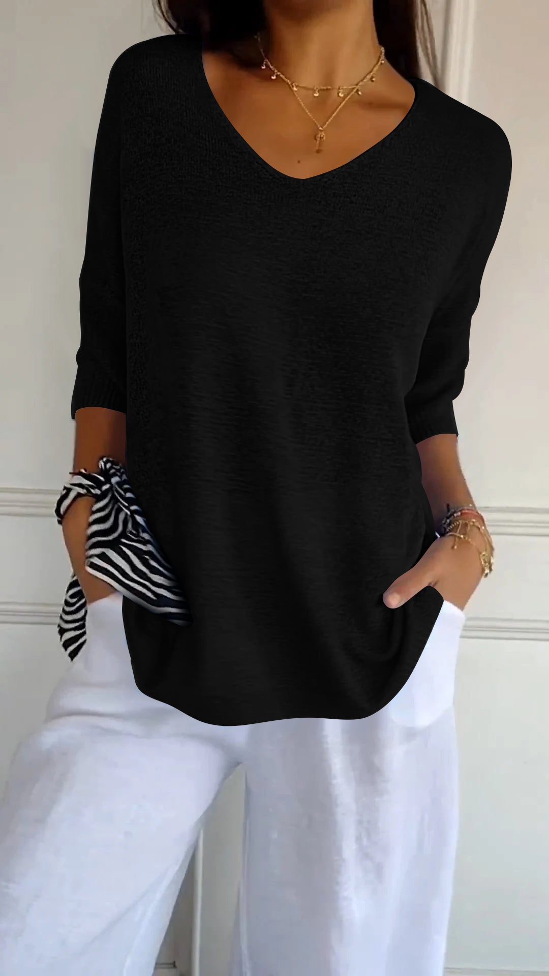 Knitted Women's Top with V-Neck – Saphira