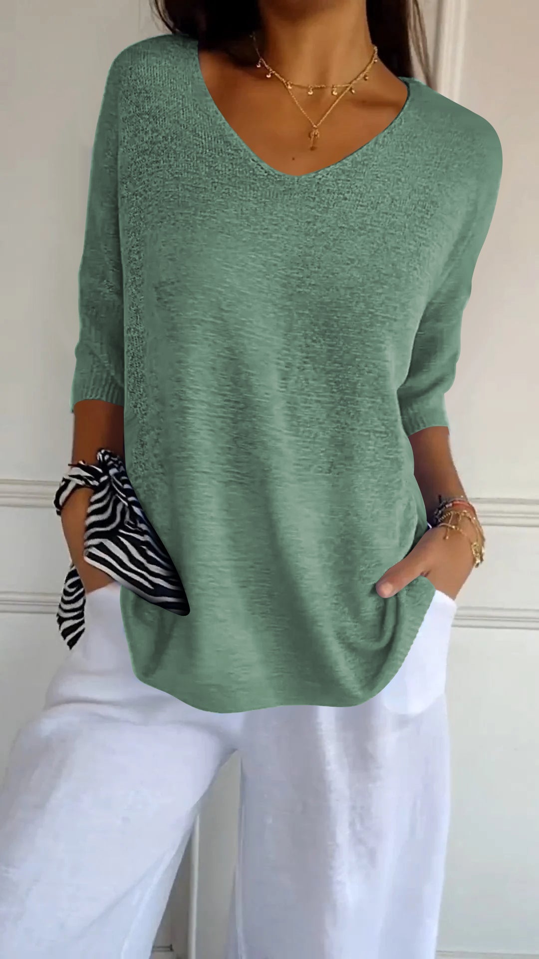 Knitted Women's Top with V-Neck – Saphira