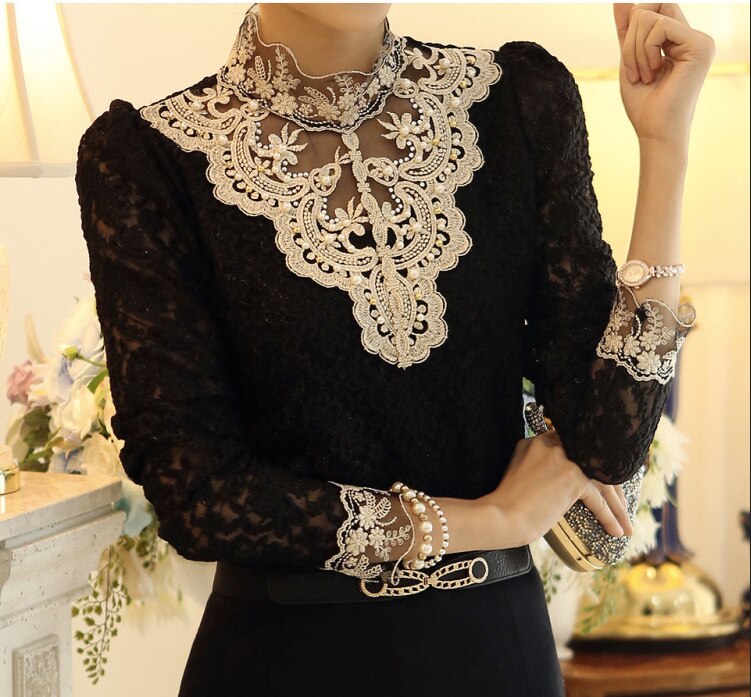 Ladies' blouse with autumnal embroidered lace – Elisabeth