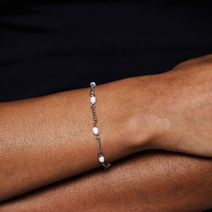 Bracelet with Freshwater Pearls - Amara-Silver-Nora Luxe