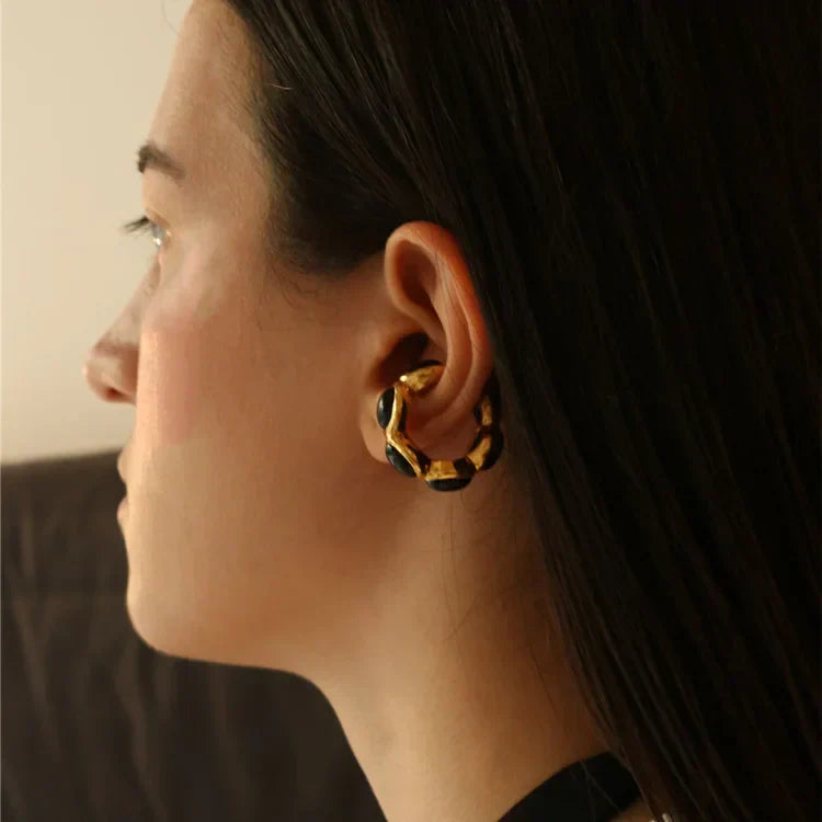 Gilded Onyx Ring - Celina-Nora Luxe