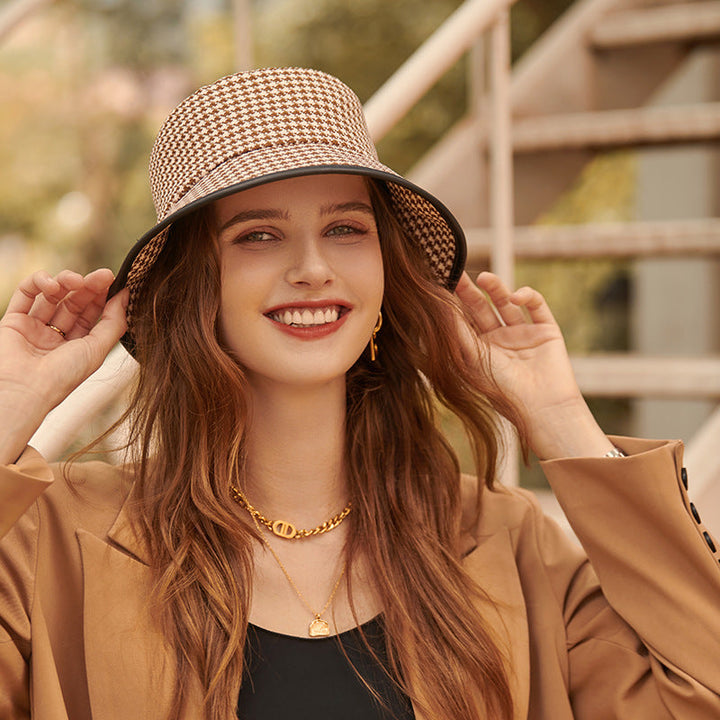 Light women's bucket hat made of fabric for summer – Lindsay-Black-One size fits all-The Livary