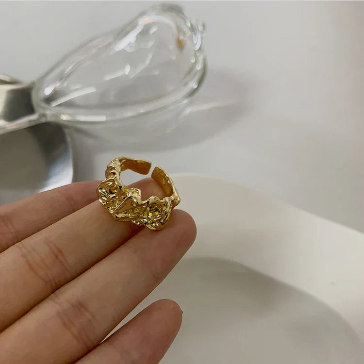 Minimalist Ring with Plissé Lava Design - Arden-Gold-Nora Luxe