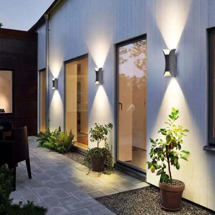 Modern LED Outdoor Wall Lamp - LumiEdge-Black-Small 6W-Daylight-Nora Luxe